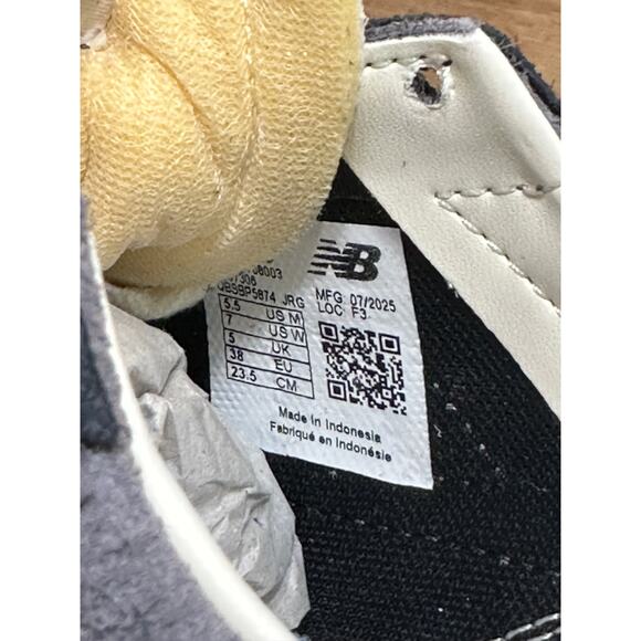 New Balance Womens 471 Lifestyle Sneaker Grey Black Suede Mesh Size 7 NIB Unisex - Picture 14 of 14